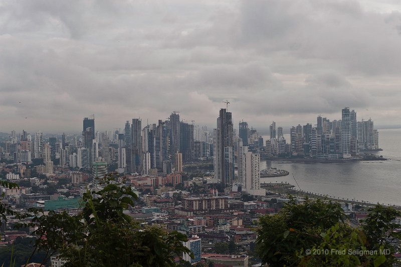 20101202_101058 D3.jpg - Skyline of Panama City from Anjon Hill